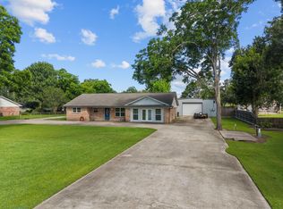 7010 Bluebird Ln, Alvin, TX 77511