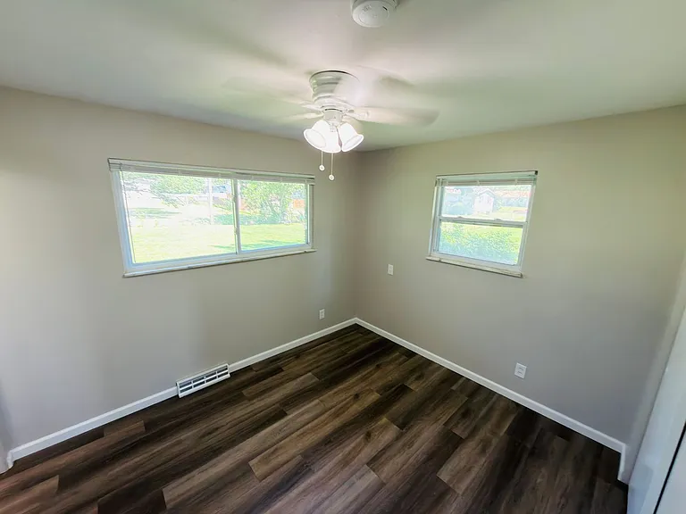 79 Ruth Dr — Photo 16