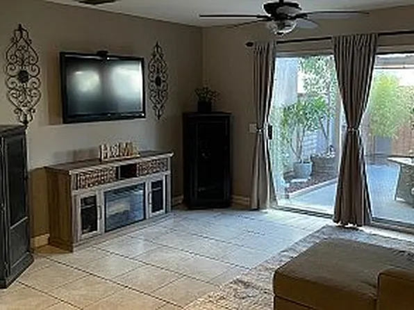 165 Southampton Way #11, Placentia, CA 92870