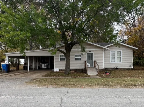 415 W 4th St, Corning, AR 72422