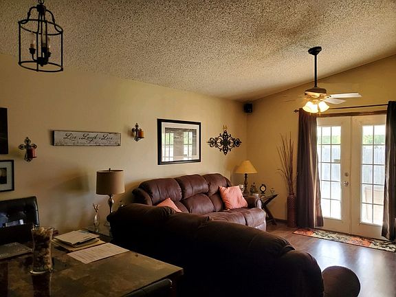 2nd image of 305 Sawgrass Dr