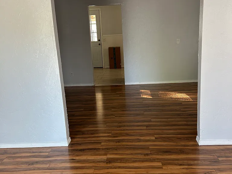 131 E Himes St — Photo 3