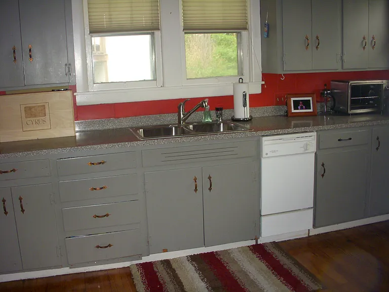 21 N Locust Ave — Photo 6