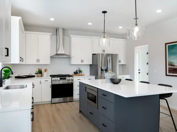 4842 Baker Reserve Ln, Maple Plain, MN 55359