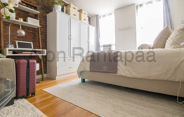 Rented by (Legacy) NY Quality Living Uptown | media 12