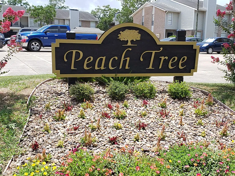 Peachtree Apartments — Photo 1