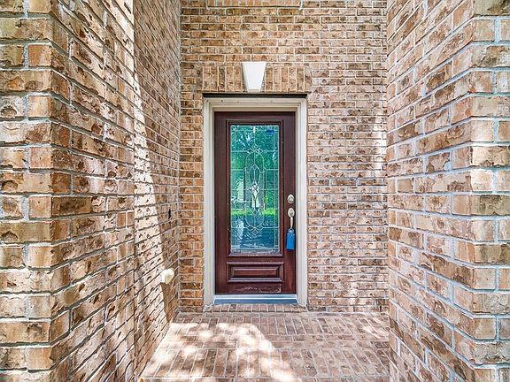 3rd image of 111 S Rocky Point Cir