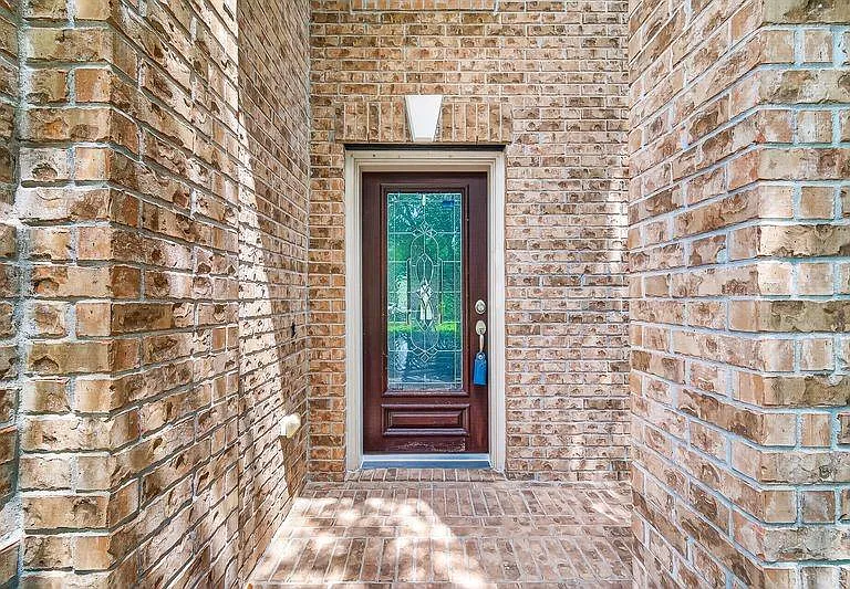 111 S Rocky Point Cir — Photo 3