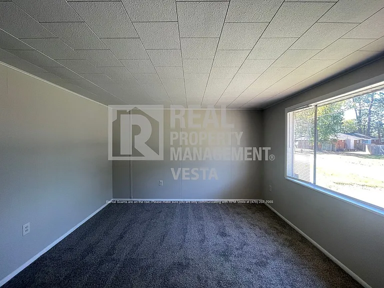 618 Cedarwood Dr — Photo 3