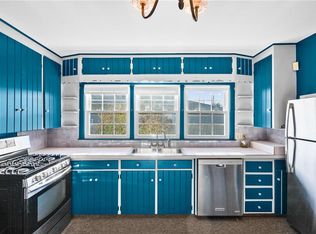 55 Warren Ave, Cranston, RI 02920