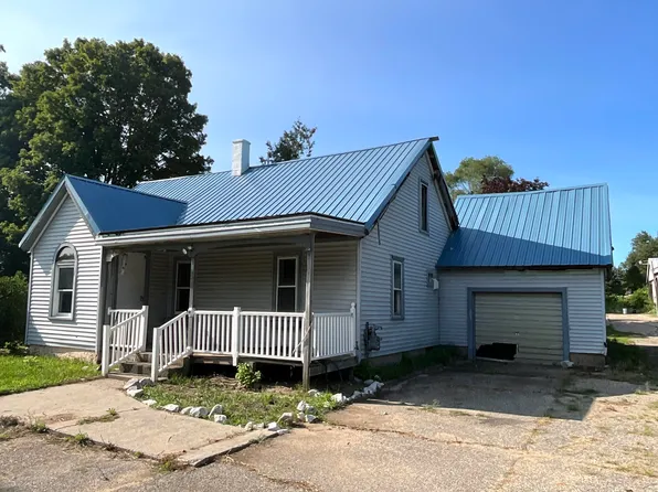 2031 Ten Mile Rd NE, Comstock Park, MI 49321