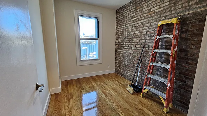 Rented by David Francis New York LLC | media 23