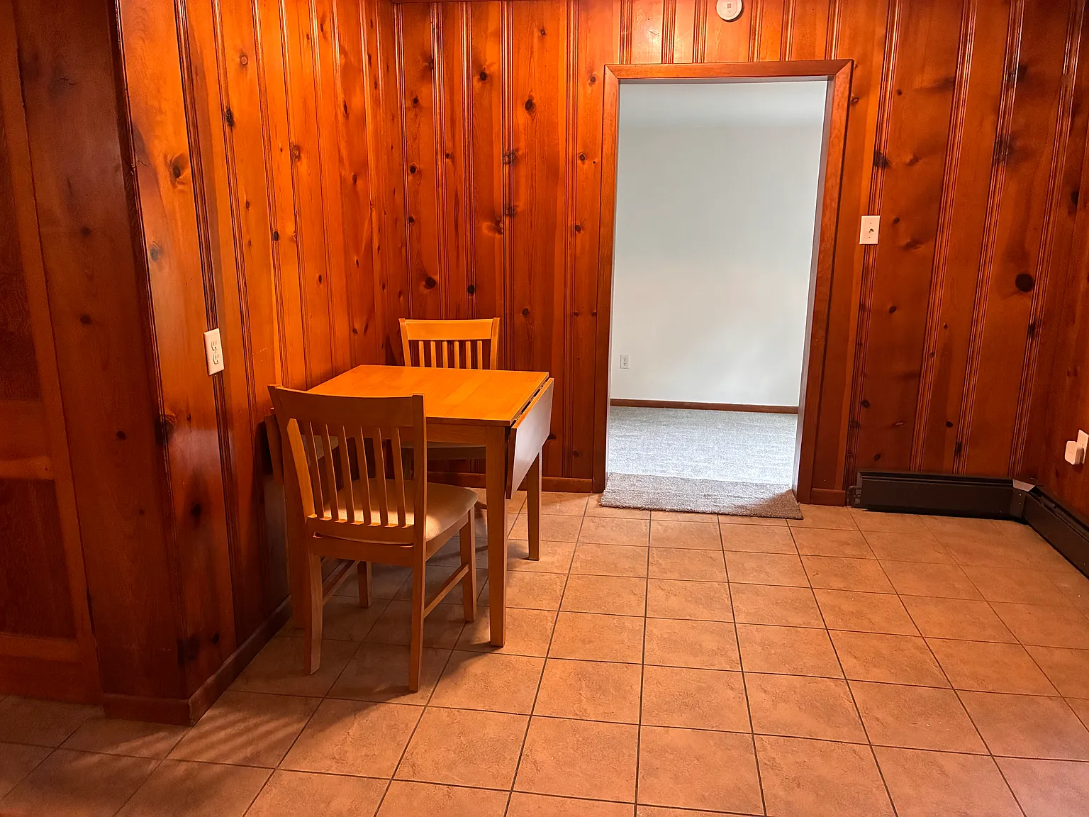 2 bed, 900 sqft, $2,100 — Photo 4