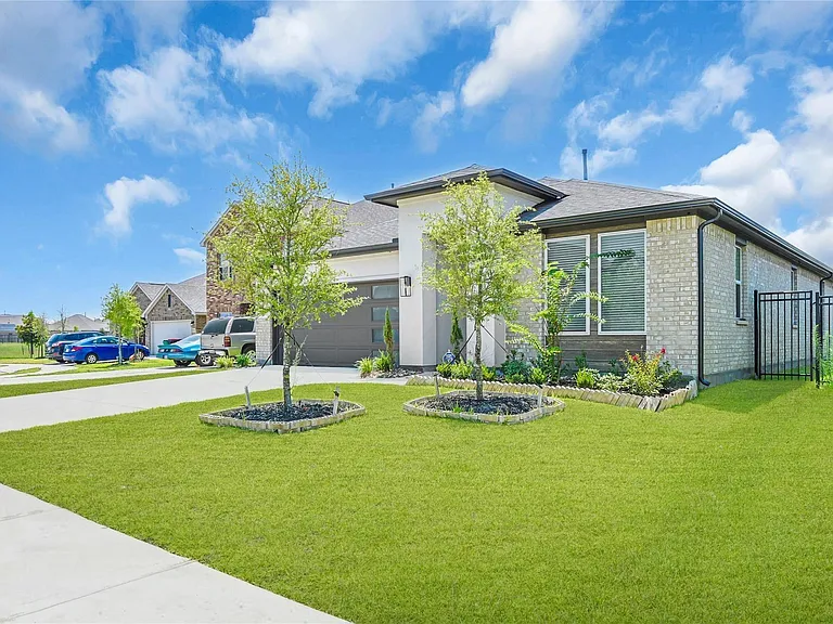 144 Aurora Springs Dr — Photo 3