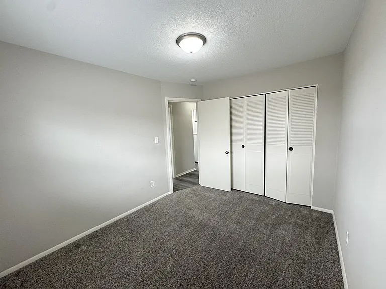 Priscilla Standish Apartments — Photo 48