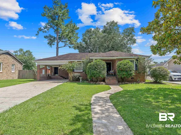 2867 Thornhill Dr, Mobile, AL 36606