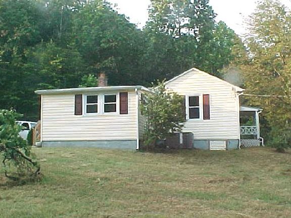 4th image of 41 Mechanics Cir
