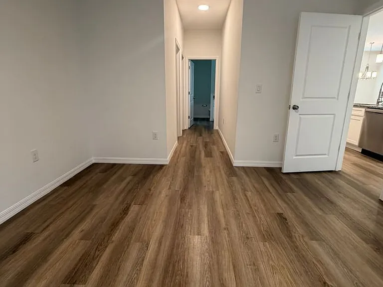 17223 Berwin Ave — Photo 16