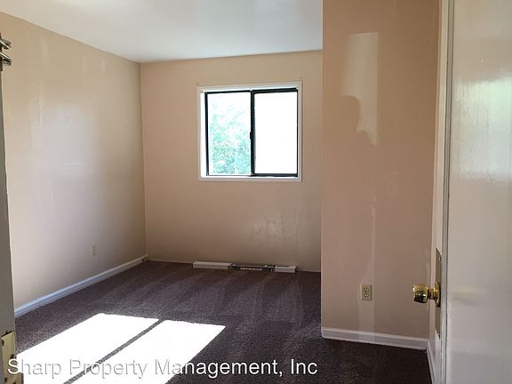4th image of 421 Pioneer Ave NE
