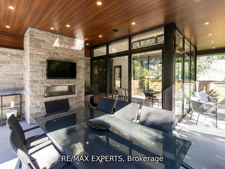 7 Woodvalley Dr — Photo 38
