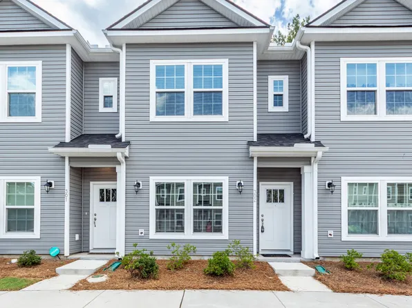 302 Twin Rivers Dr, Wando, SC 29492