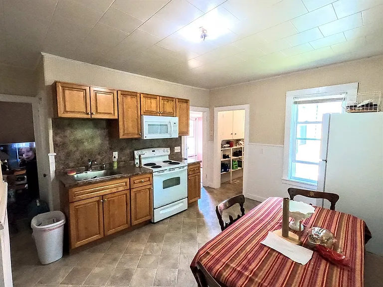 95 Temple St #1 — Photo 14