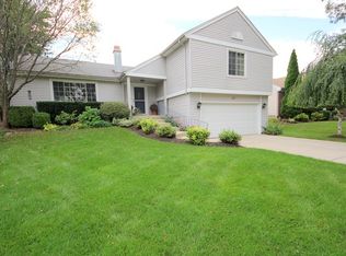 111 Annapolis Dr, Vernon Hills, IL