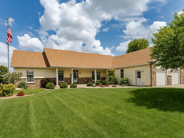 1218 6th St NW, Dodge Center, MN 55927