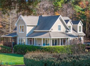 33 Pocahontas Ave, Deltaville, VA 23043