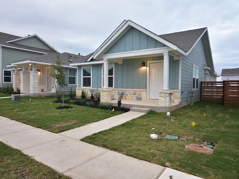 409 Keefer Ln — Photo 3