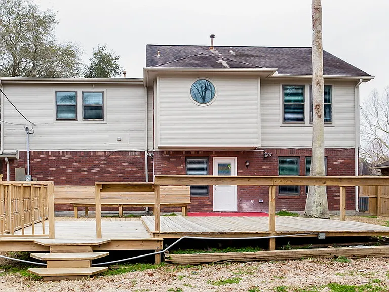 501 W Hunters Ln — Photo 15