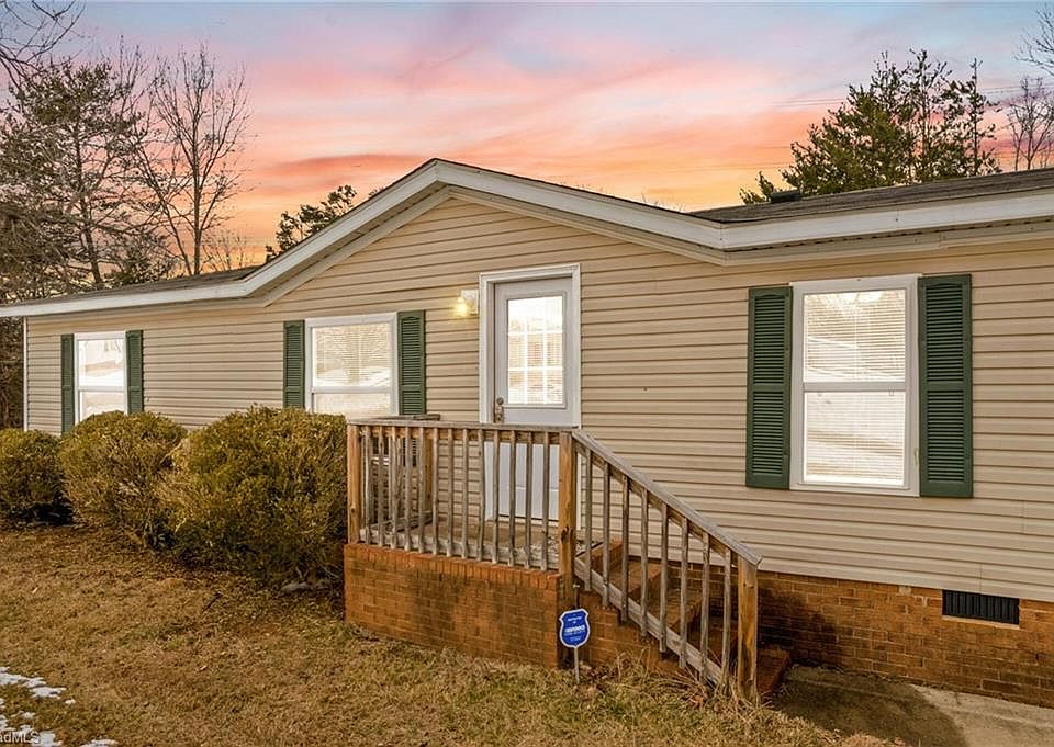 1st image of 211 Forest Hollow Dr