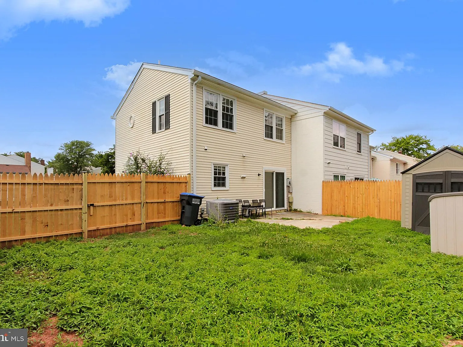 4 bed, 2.0 bath, 1056 sqft, $2,975 — Photo 3