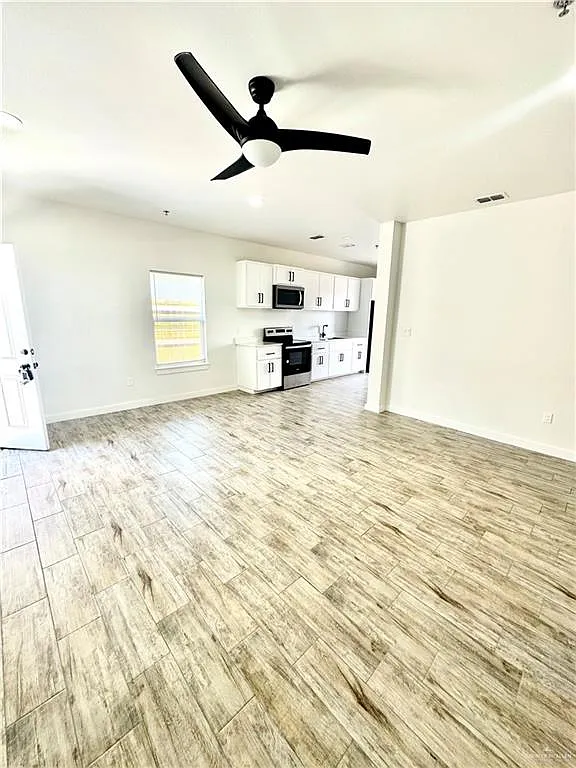 2 bed, 2.0 bath, 8320 sqft, $1,250 — Photo 2