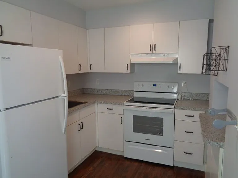 4025 Falls Rd — Photo 7