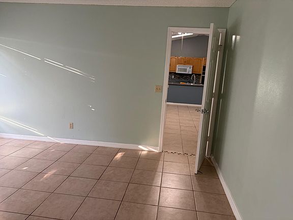 4th image of 1462 Melshire Ave