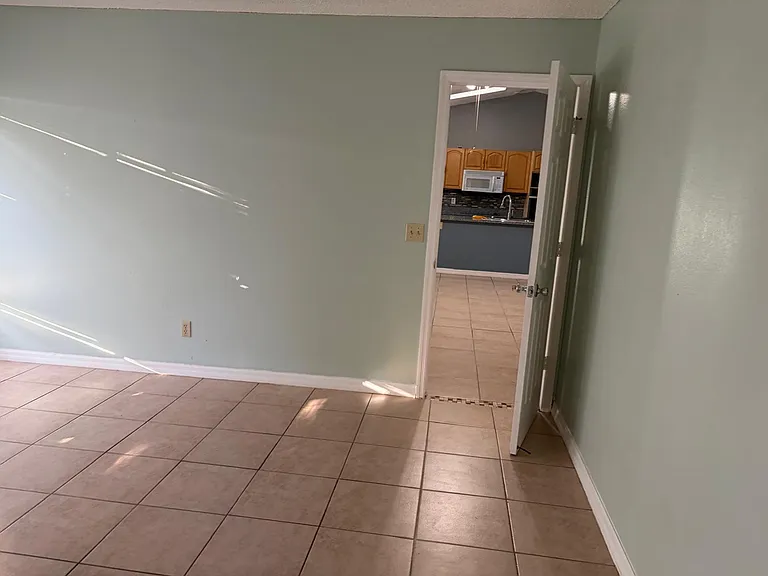 1462 Melshire Ave — Photo 4