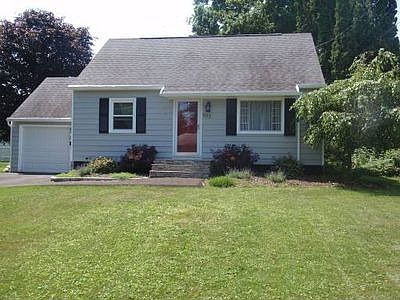 1st image of 932 Beverly Dr