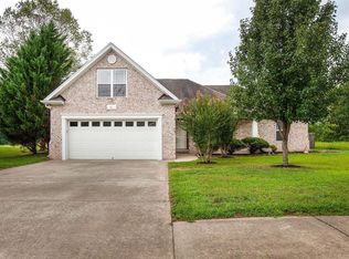 1037 Hummingbird Ln, Spring Hill, TN 37174