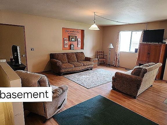 4th image of 1104 Fair St