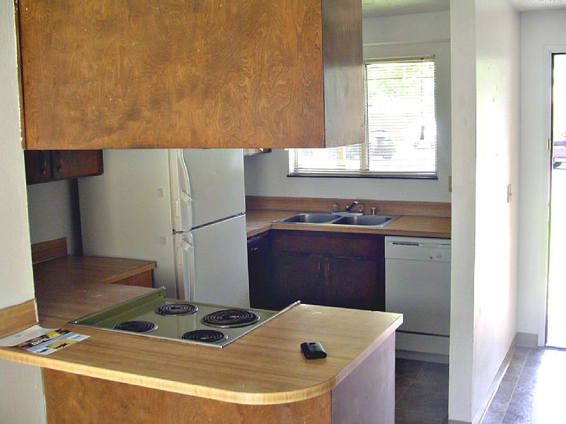 2nd image of 517 S 49th Pl