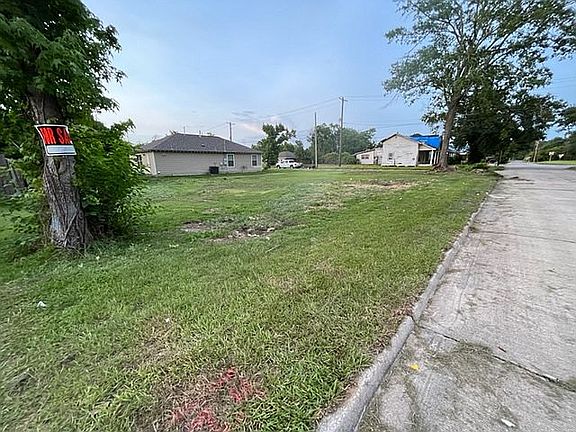 4th image of 138 Moss St