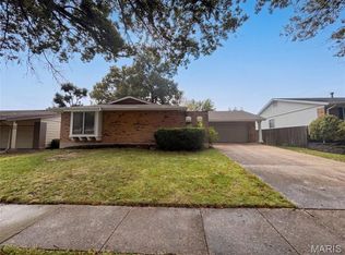 742 Foxwick Dr, Ballwin, MO 63011