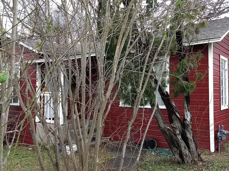 115 Golden Crown Dr — Photo 2