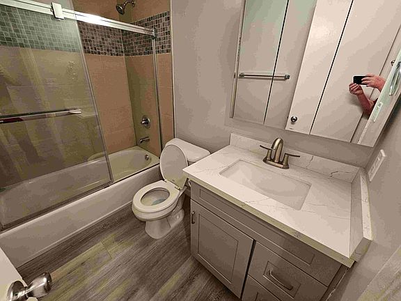 4th image of 623 Bolton Ct APT 2