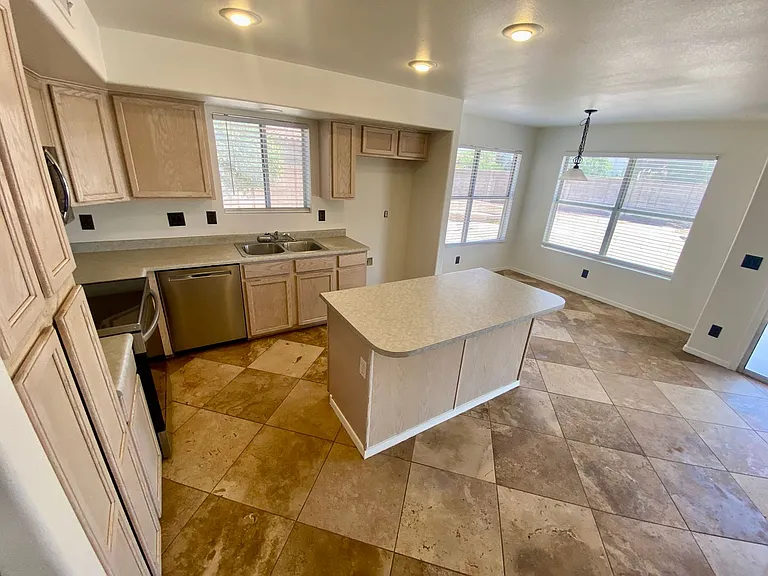 12637 W Cambridge Ave — Photo 9