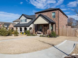4242 N Harbor Isle, Fayetteville, AR 72703