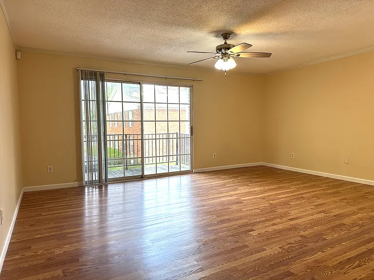 452 Chapel Ridge Dr #H — Photo 8