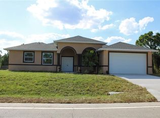 915 Richmond Ave N, Lehigh Acres, FL 33972