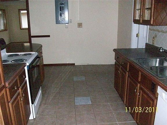 3rd image of 5825 Sparkhill Dr